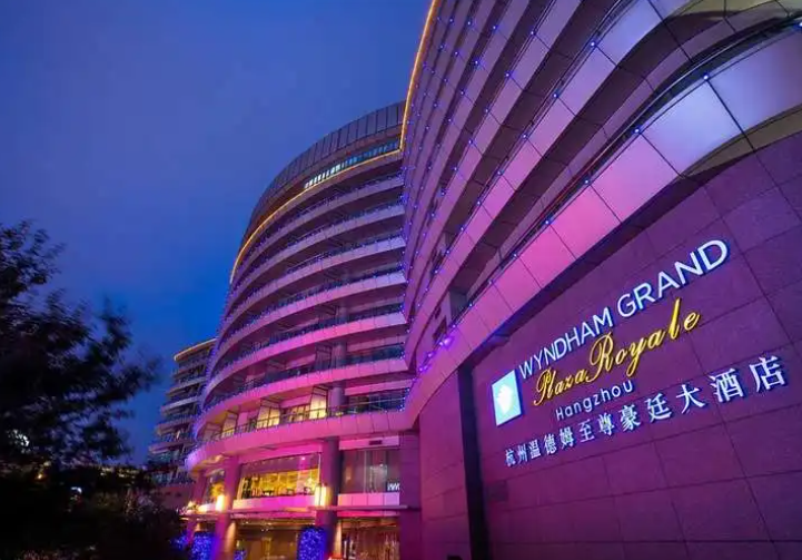 01 欠款5000万富豪张宏失联