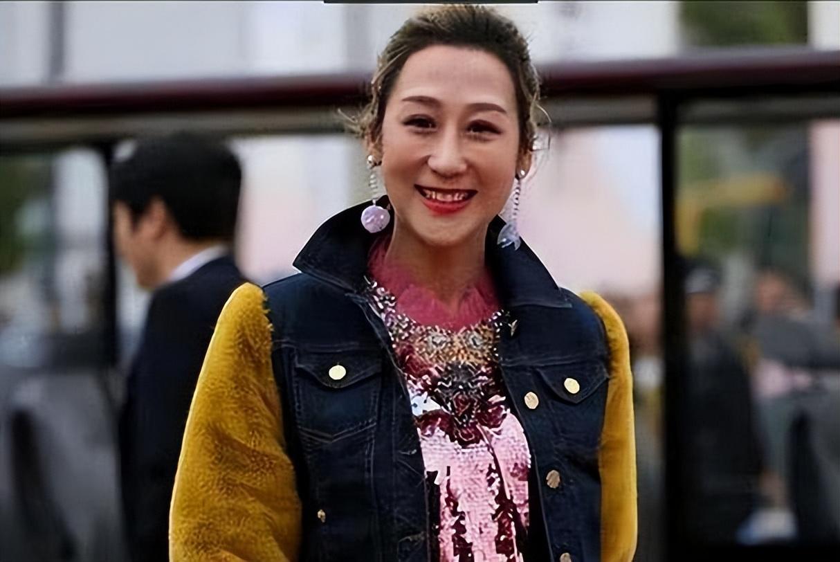 回顾蒋丽莎曾5年4胎从不坐月子现38岁的她比54岁的丈夫还老