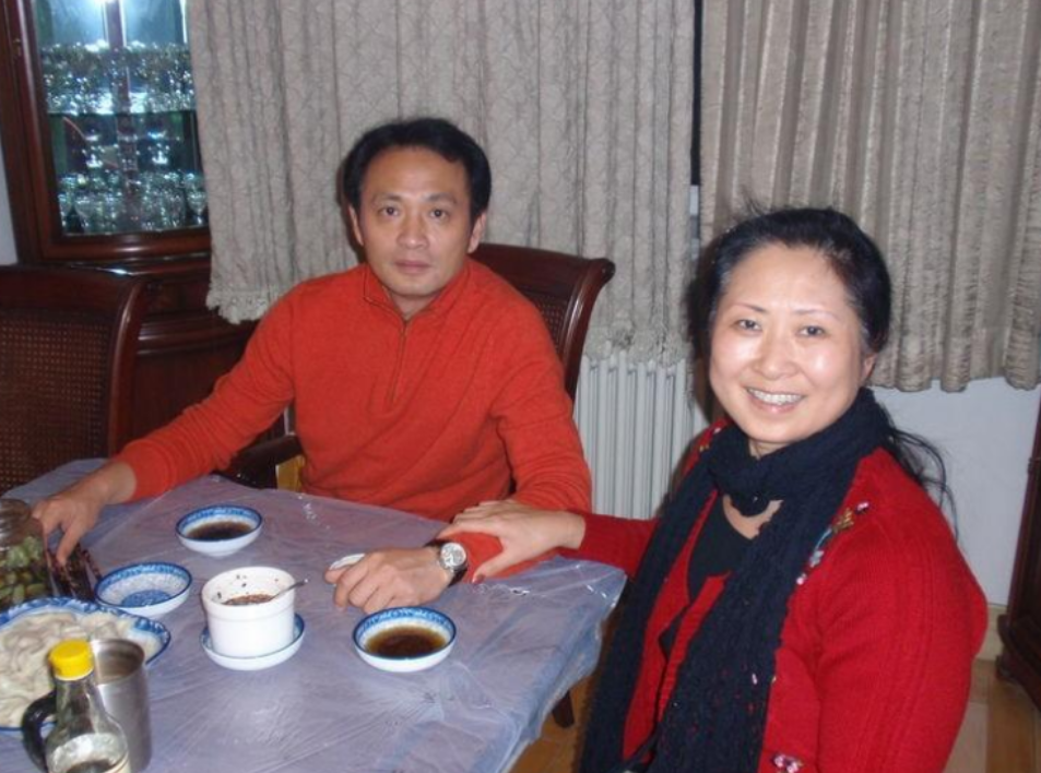 回顾丁志诚照顾姐姐半辈子离婚后让女儿不缺父爱