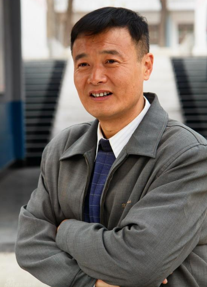 回顾演员孙松娶小10岁娇妻侯继林恩爱相伴24年无儿无女也幸福