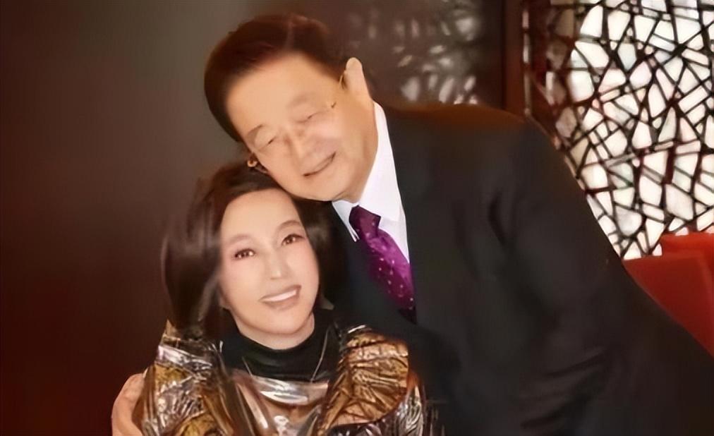 回顾陈国军三婚二离最爱前妻刘晓庆大儿子陈赫成为骄傲