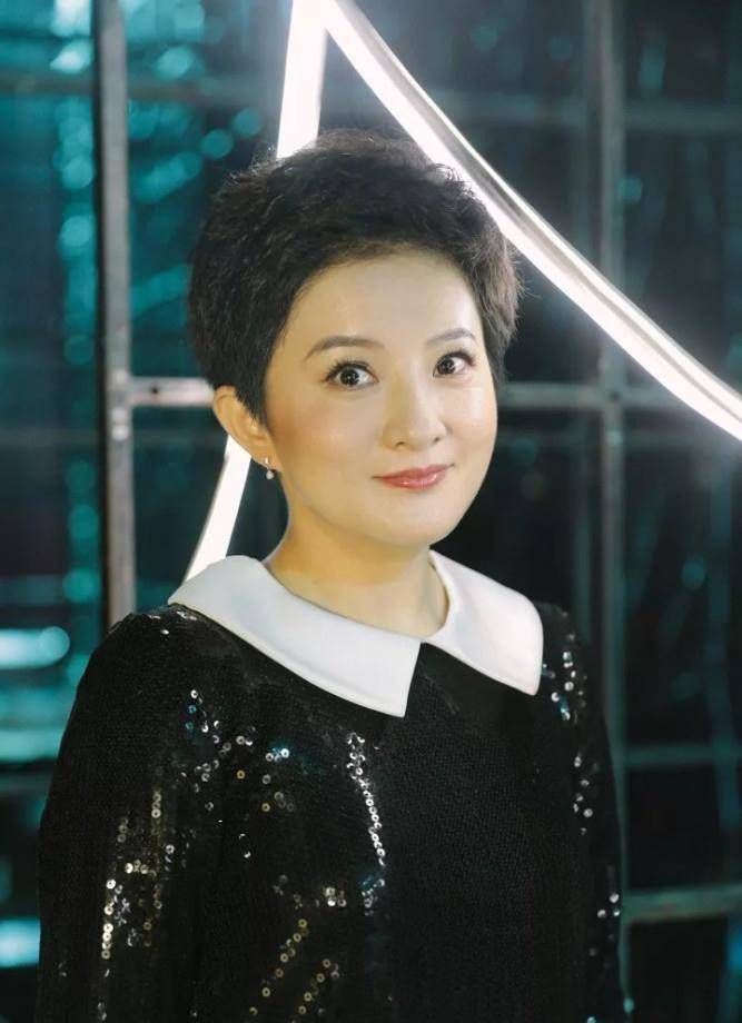 "小婉君"金铭:9岁爆红,撒贝宁发誓要娶她,考上北大,43岁至今未婚