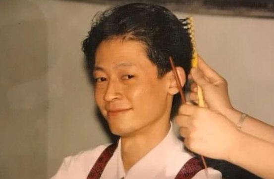 终于,在一个浪漫的夜晚,王志文鼓起勇气向林芳兵告白,林芳兵也欣然