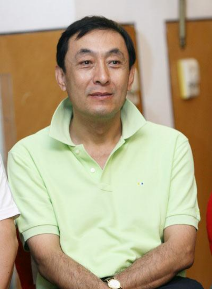 回顾李萍丈夫病重时忙着拍戏丈夫去世5年她的坚持让人泪目