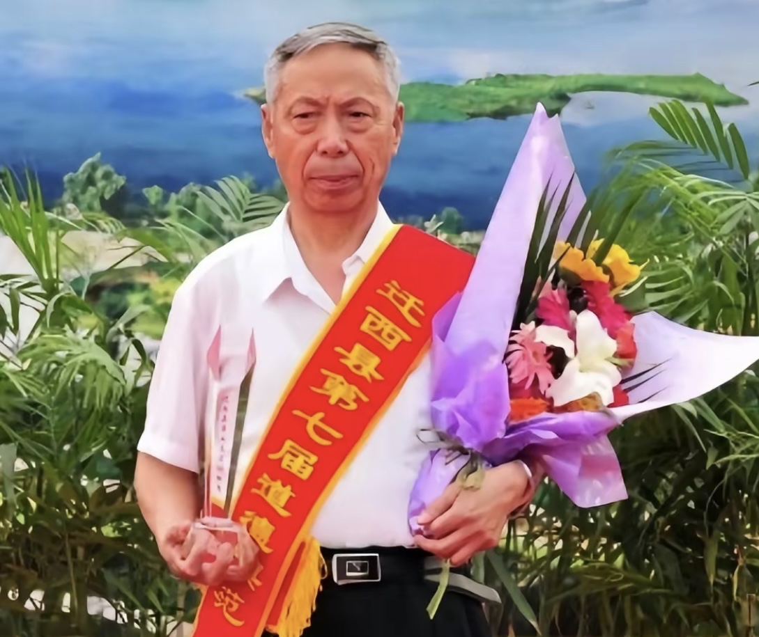 举报县领导被捕事件22人被问责# 举报县领导被捕事件22人被问责,这是