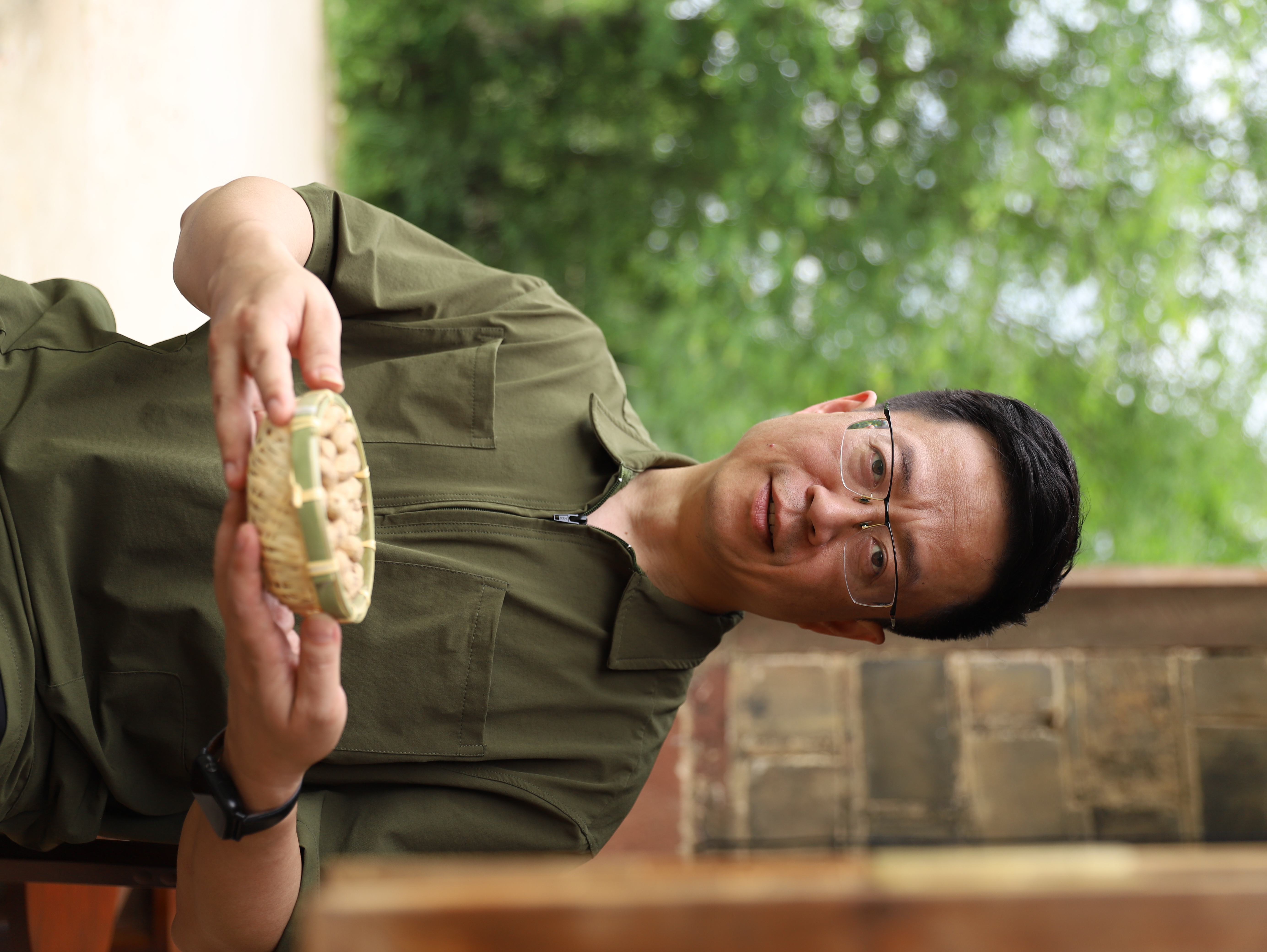 当我们能够理解和感受他人的情感时,我们的关系将变得更加紧密和深入