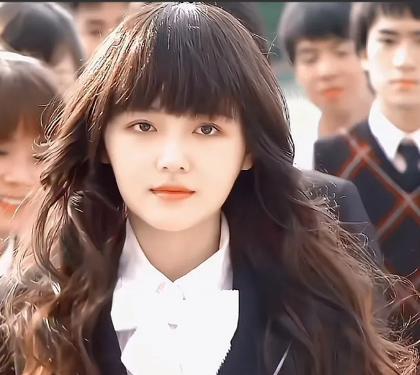 大s年轻时非常努力,为了符合大众心目中女演员的形象,每天都不敢吃饱