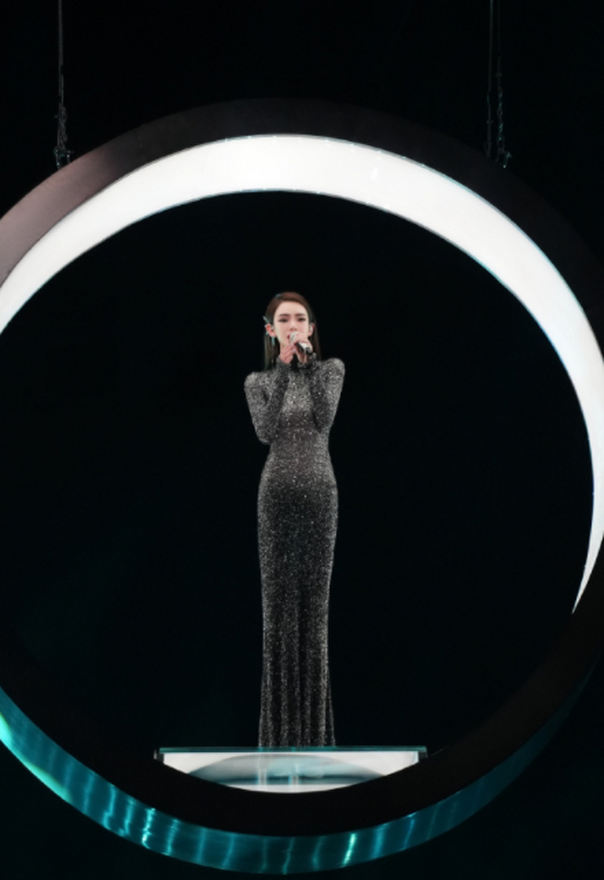 戚薇的浪姐mv穿搭