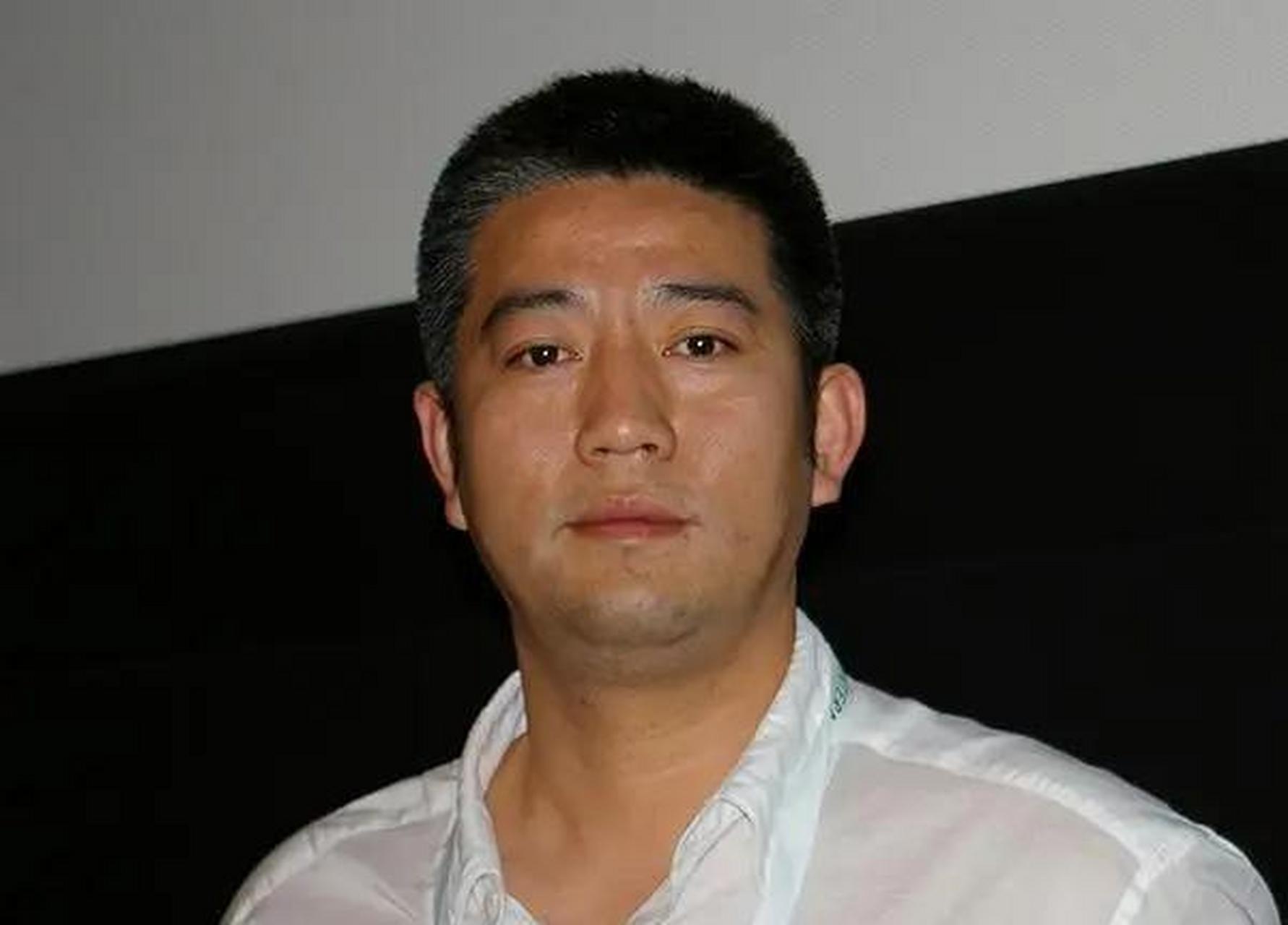 2018年,47岁的李大为不幸患上癌症,弥留之际,他的嘴里不停地喊着一个