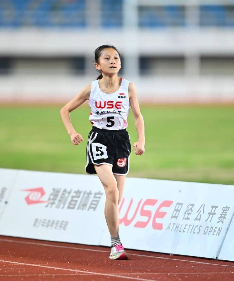 田径界未来之星王鑫欣强势夺冠 国内田径界出了一个12岁的小天才,她