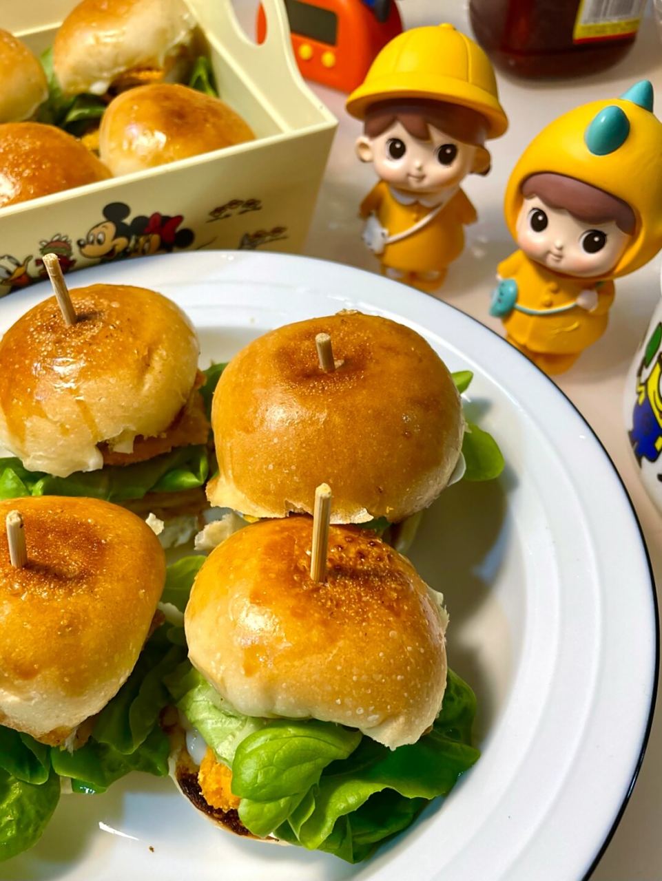 谁能拒绝一口一个的爆浆迷你汉堡 这个爆浆迷迷迷迷迷猪排汉堡我已经