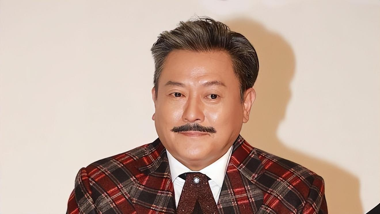 香港知名男星魏骏杰:婚变后投资百万餐厅倒闭,身材发福变油腻