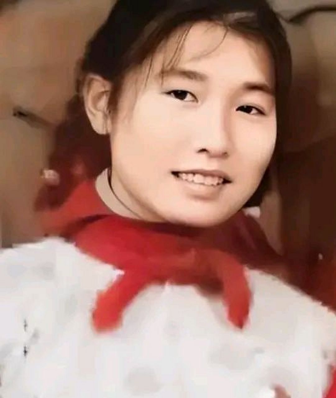 1973年的一个春日,黄丽萍从农村响应国家号召下乡,开始了她的知青