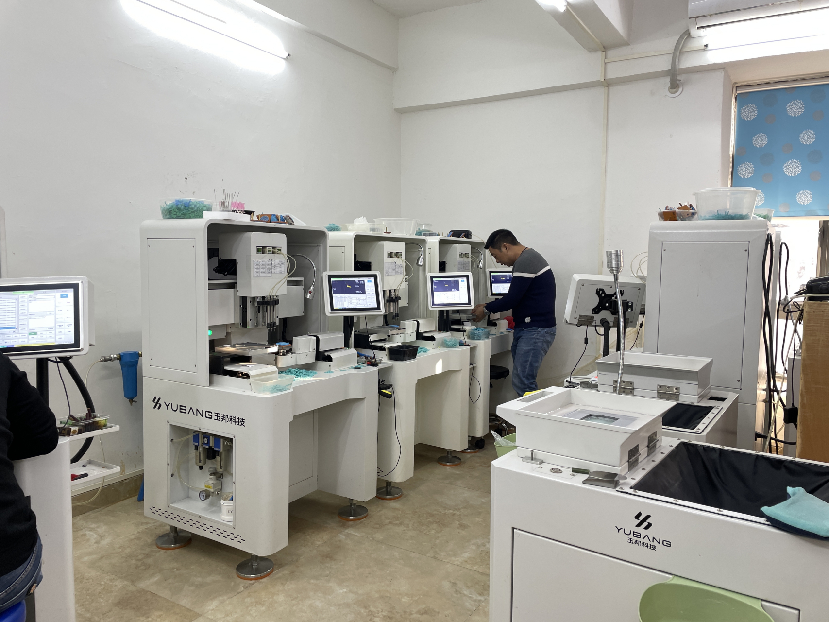 自动蜡镶点钻机,让首饰品加工焕发新生!