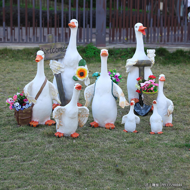 玻璃钢户外鸭子雕塑 草坪动物美陈小品