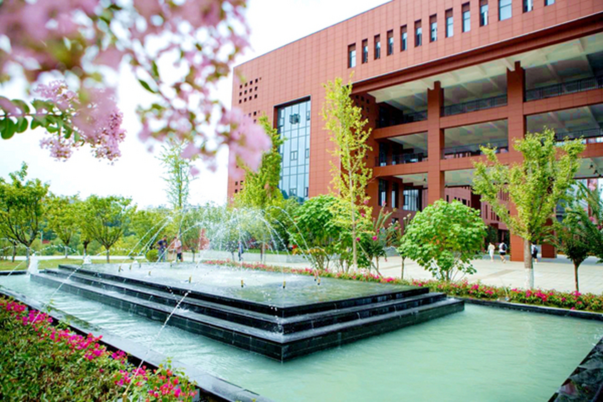 湖南财经大学几本(湖南财经大学怎么样?)