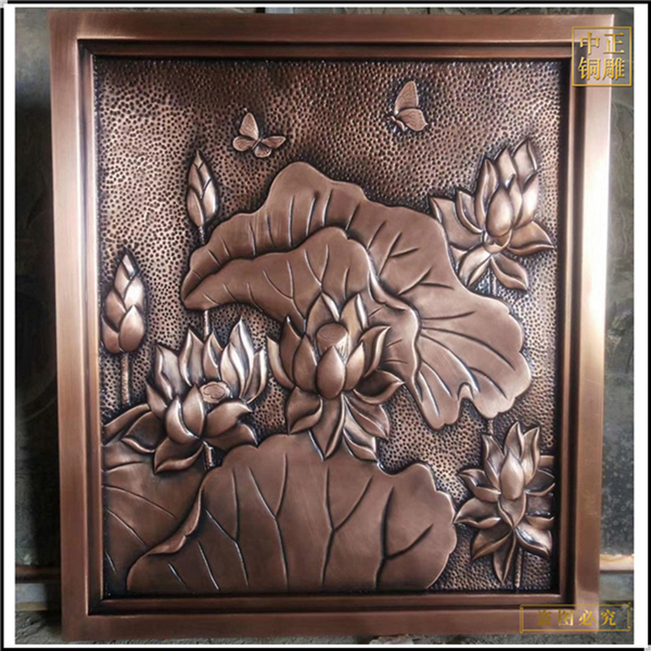 荷花是我国的传统名花,其花叶清纯淡雅,香气四溢,寓意长寿,和谐美好