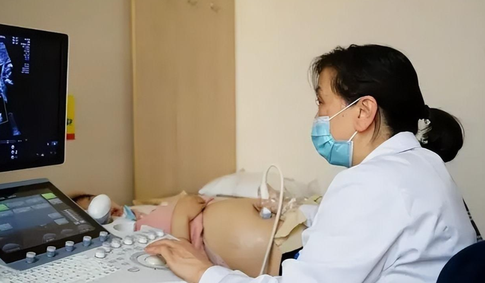 回顾中国首例五胞胎父亲因劳累过世母亲直言如果重选一个不要