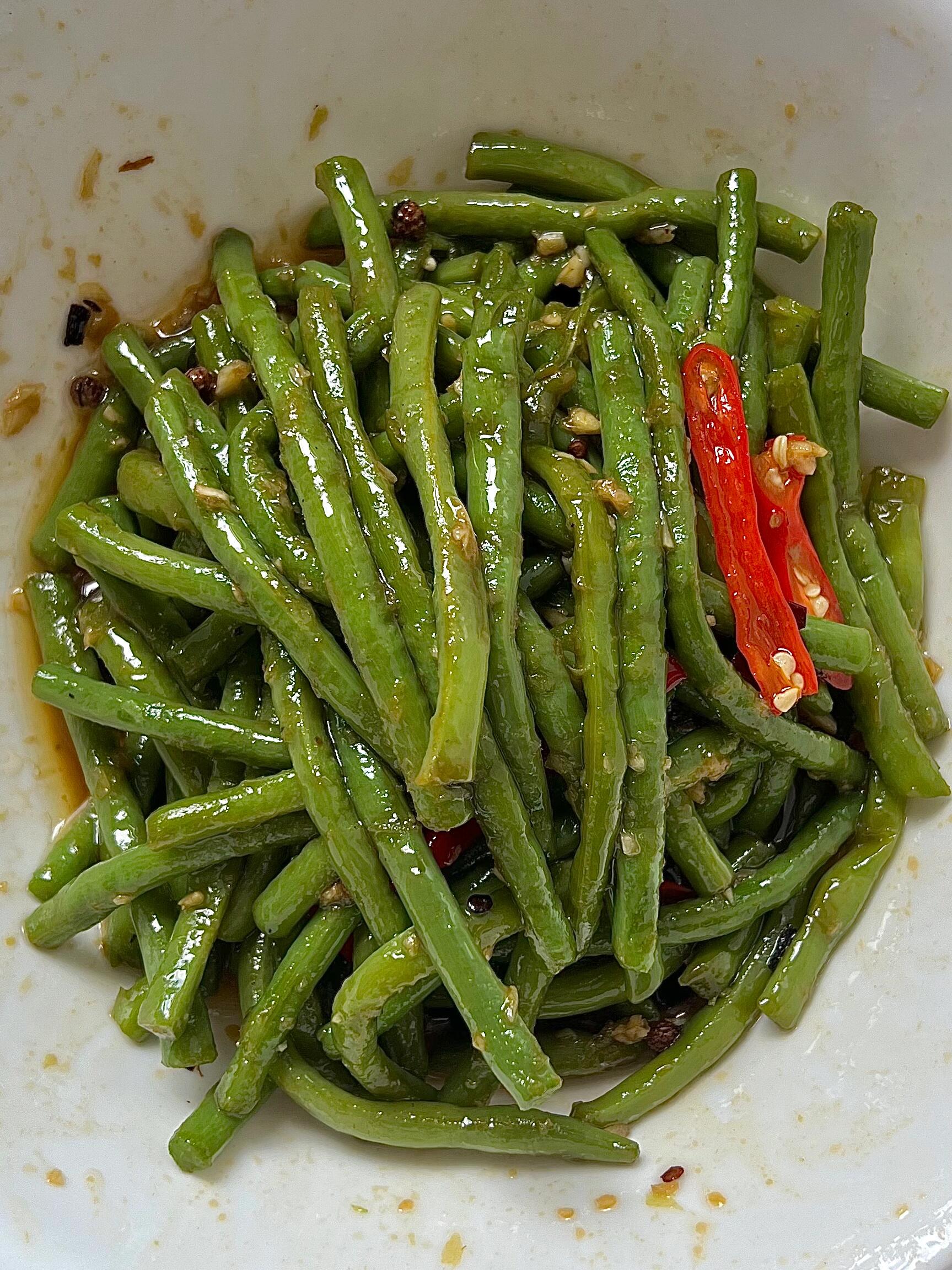 ||天气热起来了桌子上少不了凉拌菜,太喜欢吃凉拌菜了,爽口