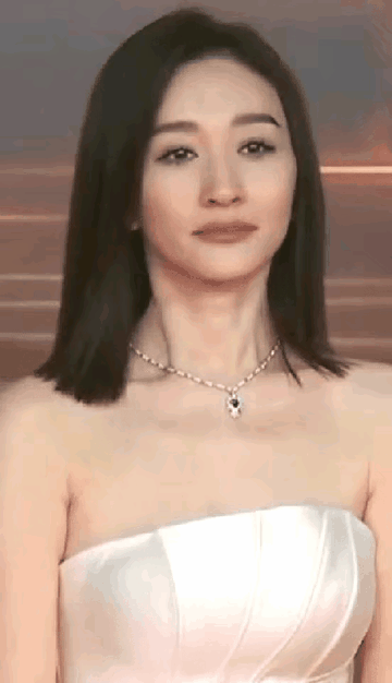 徐梵溪14岁出道3次上春晚男友花5亿娶闺蜜如今40岁未婚未育