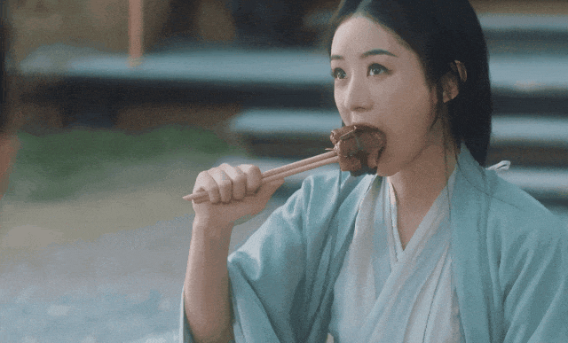 《天下无贼》中刘若英吃烤鸭,情感冲击让人难忘.