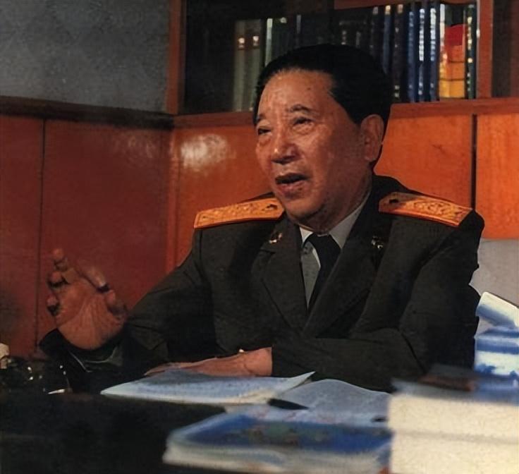 1973年一男子来成都军区被拒之门外秦基伟看到信后快请他进来