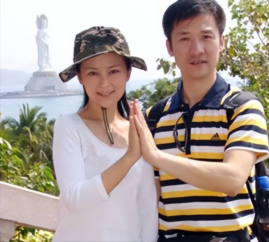 回顾演员许云帆娶黄志忠前妻何音和继子处成朋友至今无子