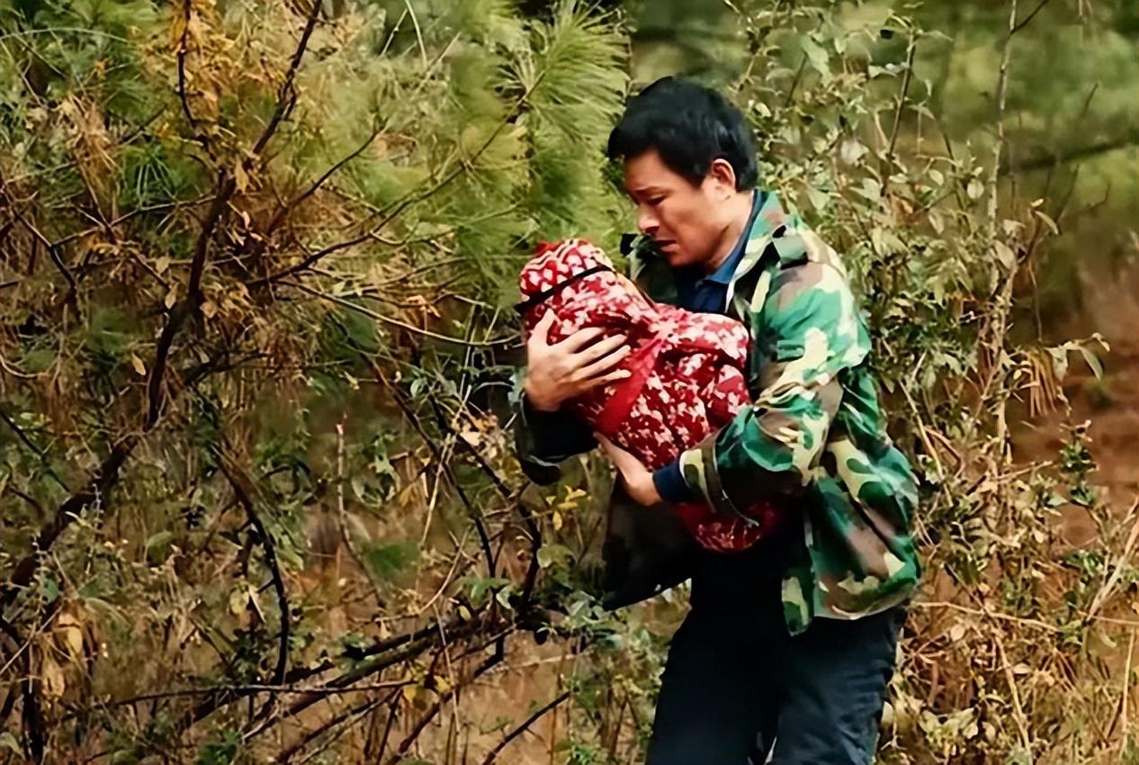 佘仕友心里百感交集,自己家里也没多少钱能养活一个孩子,而且他还没有