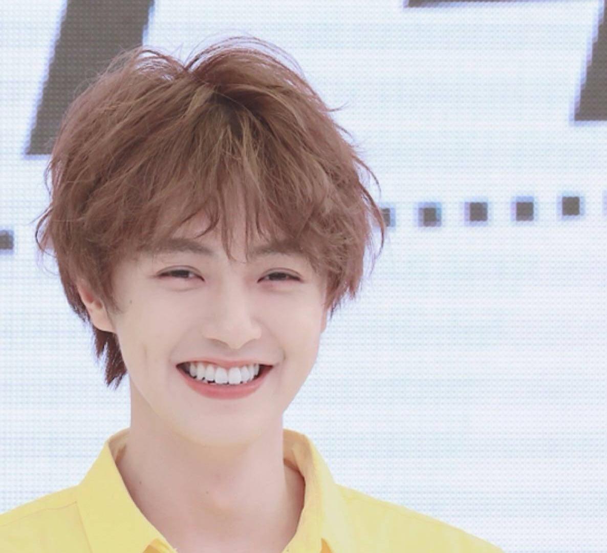 不要以为塞两个馒头就是女人,长相柔和秀气才可以男扮女成功