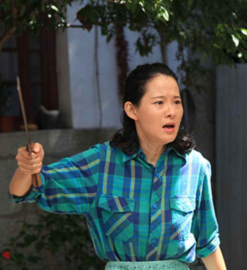 提到她出演的角色你一定不陌生:《苦菜花》杏莉,《山菊花》里的孔香兰