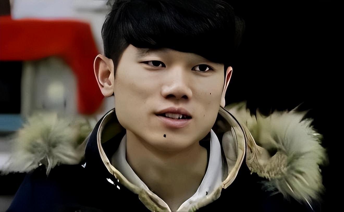 纪实袖珍人吴康外表看似小孩,实则36岁,如今靠拼图发家致富