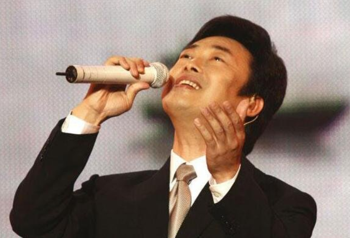 回顾67岁费玉清近况曝光与未婚妻有缘无分曾为姐姐还债