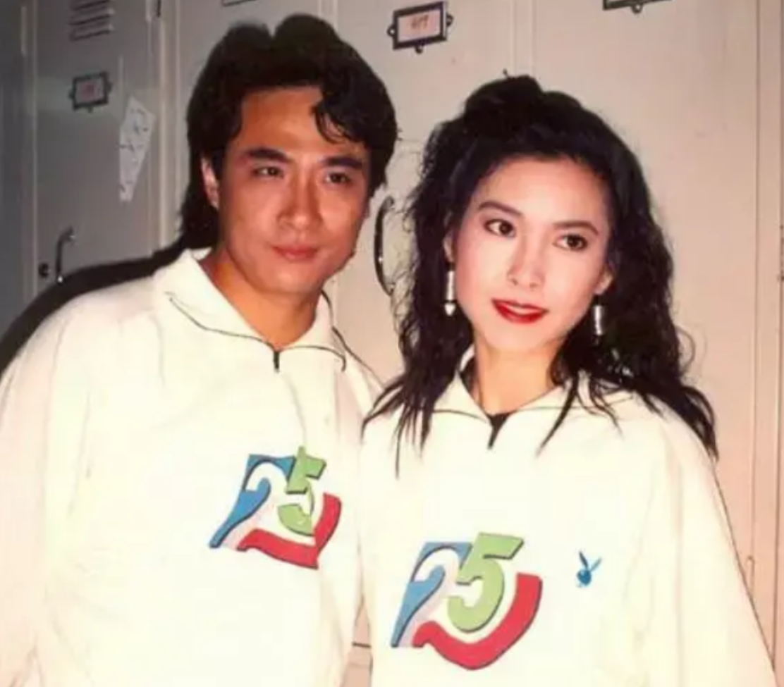 回顾演员李婉华35岁嫁平凡丈夫41岁连生三胎女儿比她还漂亮