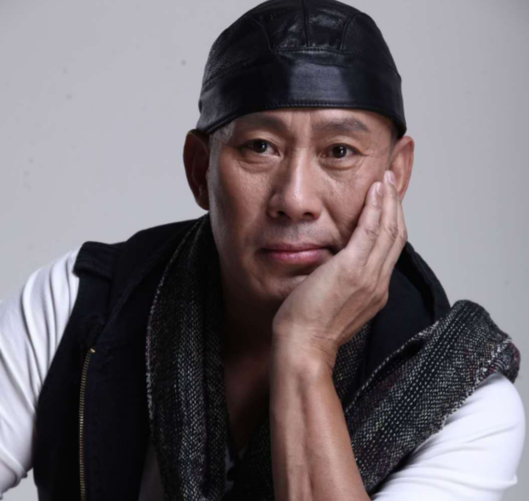 回顾吴京安戏红人不红为女儿选择做金融而骄傲