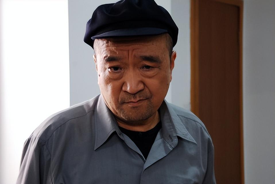 回顾李彧因300万差点跟父亲反目娶小16岁娇妻如今学会享受