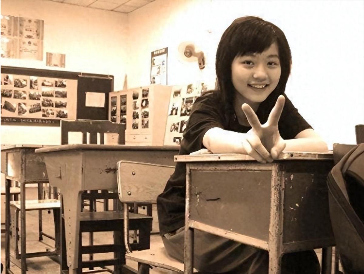 回顾女孩18岁保送北大北漂13年不温不火如今34岁回家卖臭豆腐