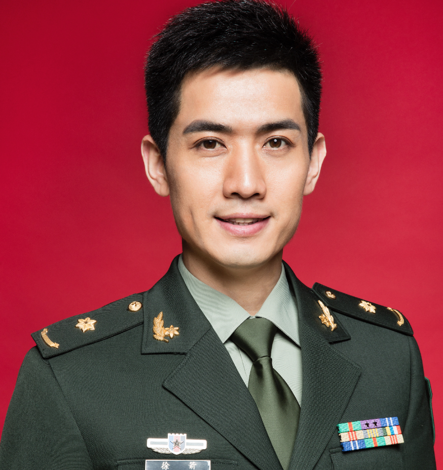 回顾他长得帅演技好低调娶妻如愿以偿生得一个漂亮女儿