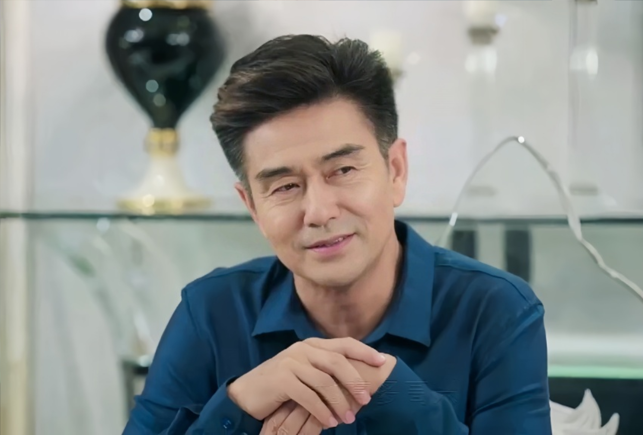 在事业上,白凡或许就如他的名字一样,平凡没大红大紫,但他绝对是