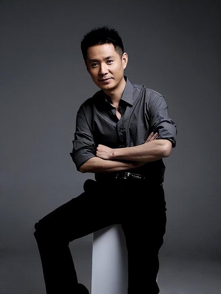 回顾演员郭广平出道多年零绯闻35岁娶小11岁妻子感恩岳父母