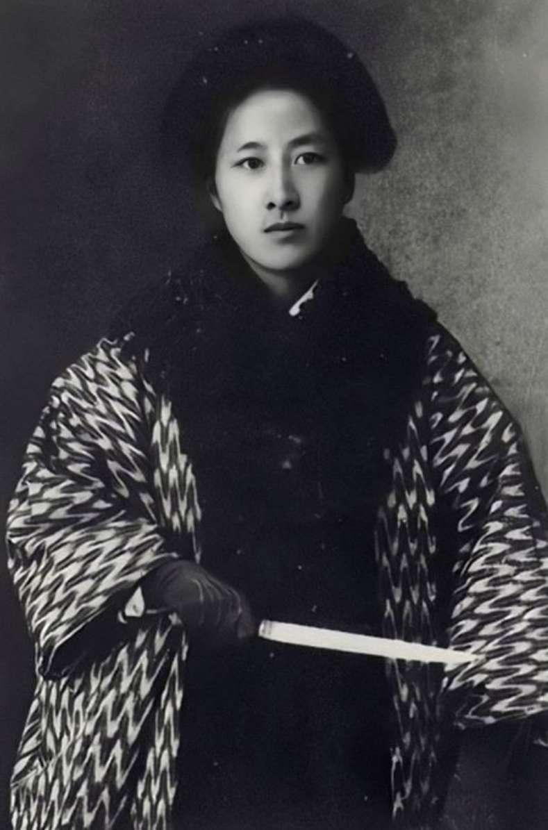 1960年,蔡畅在北戴河设宴,却并未宴请一人,水静好奇:为什么?