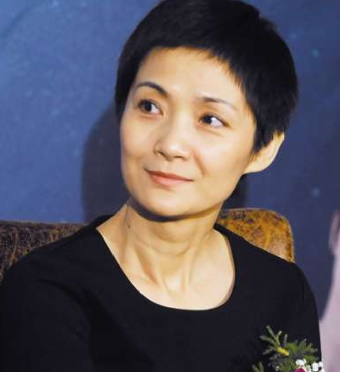 回顾演员李婷与张子健离婚独自抗癌43岁去世她的选择让人泪目