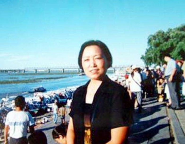 2004年任长霞牺牲,4年后丈夫随她而去,如今唯一儿子主动当片警