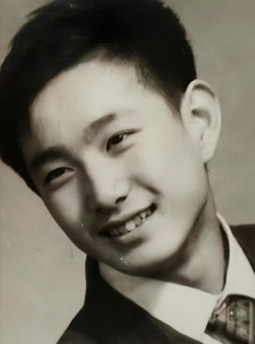 回顾老戏骨姚刚一辈子无儿无女如今53岁买豪宅自己一个人住