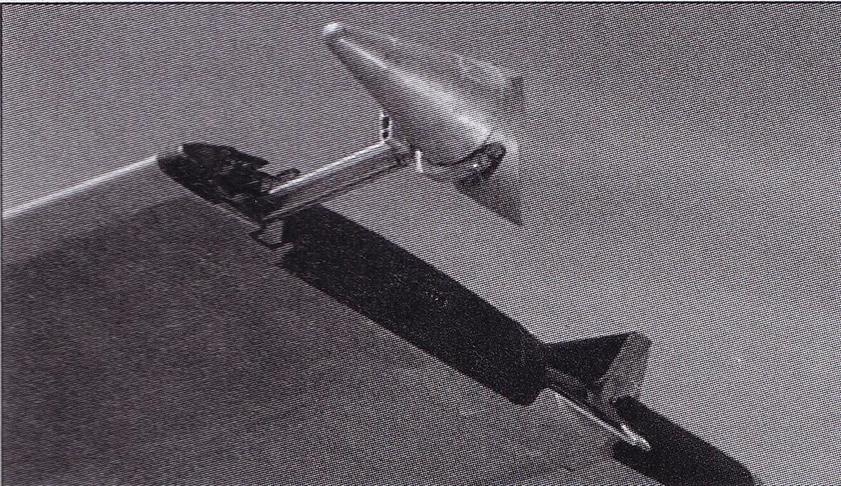 这套系统对接方式与q-14/c-47a组合方向相反,ef-84d的插头会在对接