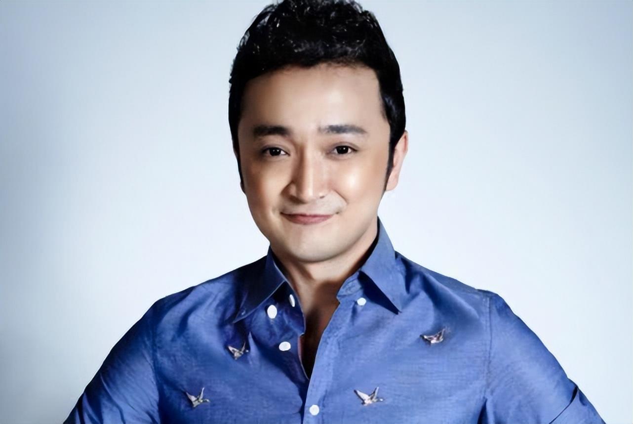 他相继主持了《非常6 1》,《开门大吉》和《星光大道》