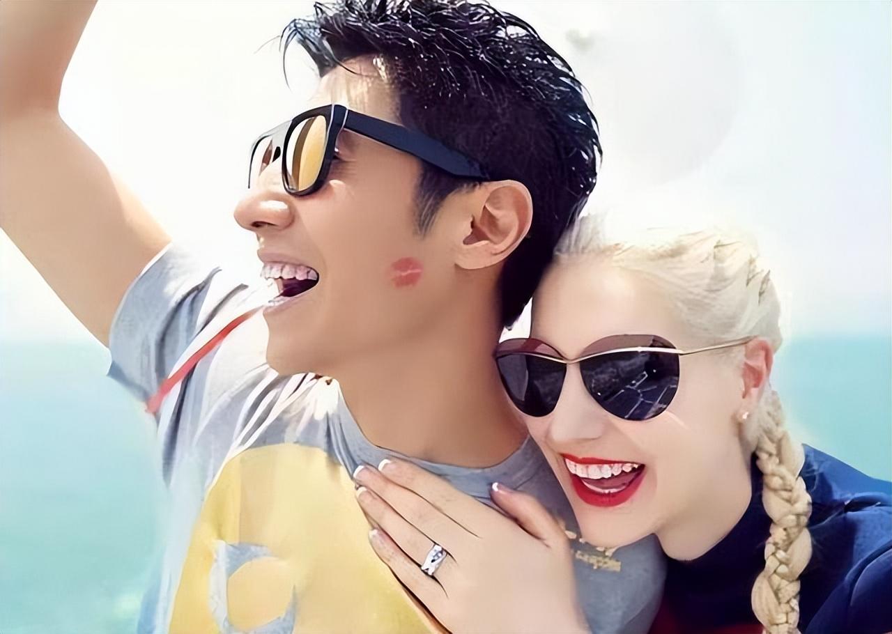 回顾结婚6年零绯闻独宠外国洋媳妇李白如今生活幸福