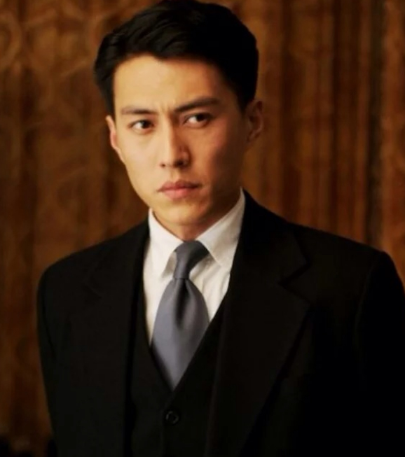 2.靳东