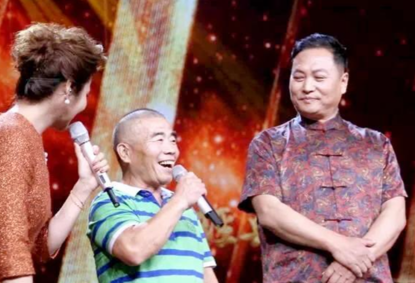 回顾宋文华身高仅15米妻子却比他高10厘米矮个子男也有春天