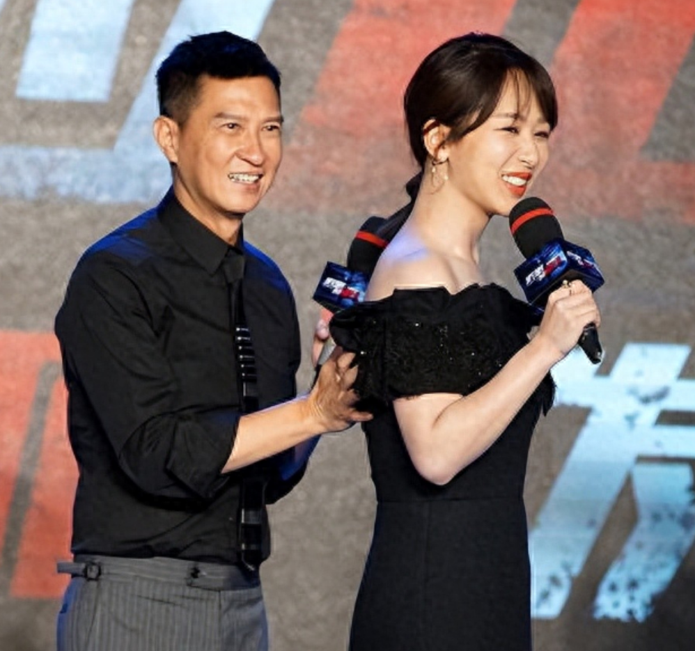 没想到张家辉却来了一句:"待会我让助理把地址发给你",杨紫当场石化