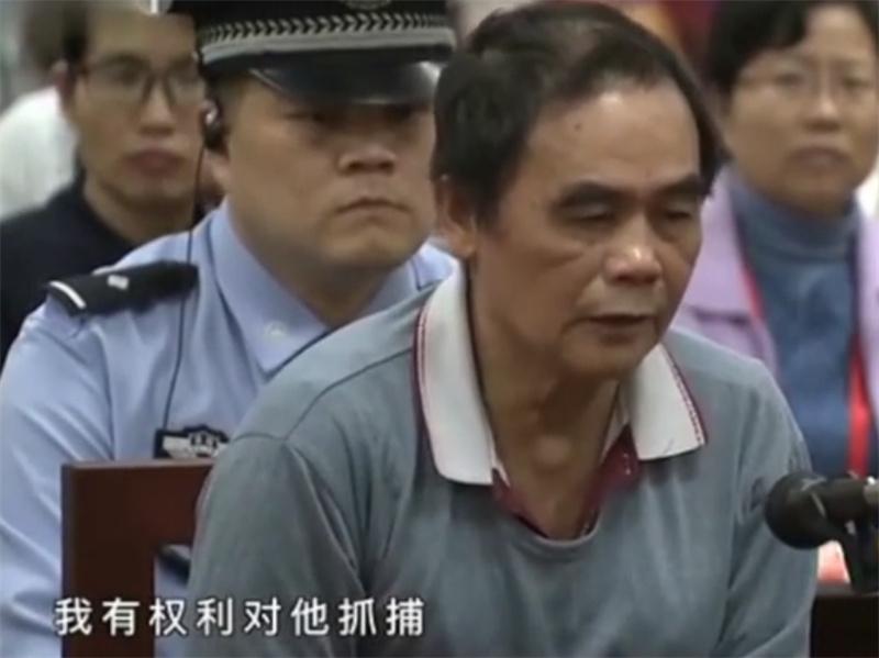 他们骂黎东益和黎达波:"年纪轻轻的天天带着我儿子鬼混不学好,你们都